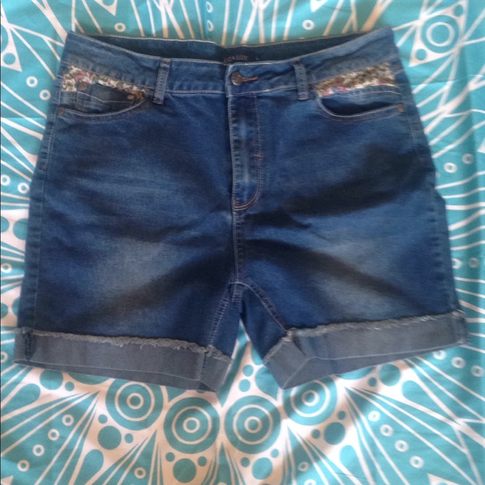 ModCloth Liza Luxe NWOT Jean Shorts